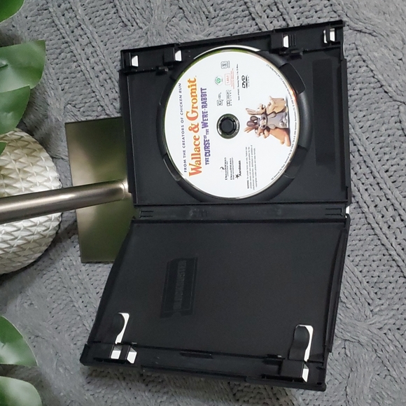❤️ 5for$10 Wallace and Gromit Curse of the Were Rabbit DVD - Picture 3 of 3